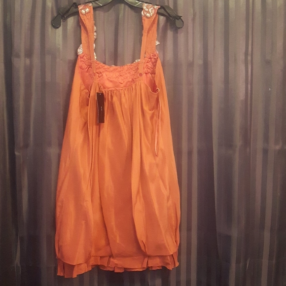 Ginger coloured dress - Picture 2 of 5